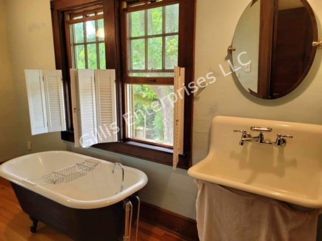 Master Bath - 107 W 11th Ave