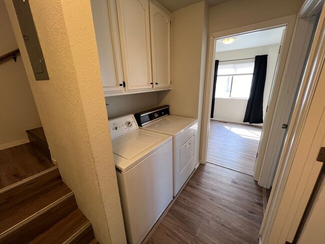 Building Photo - Charming 2-bedroom, 1.5-bathroom