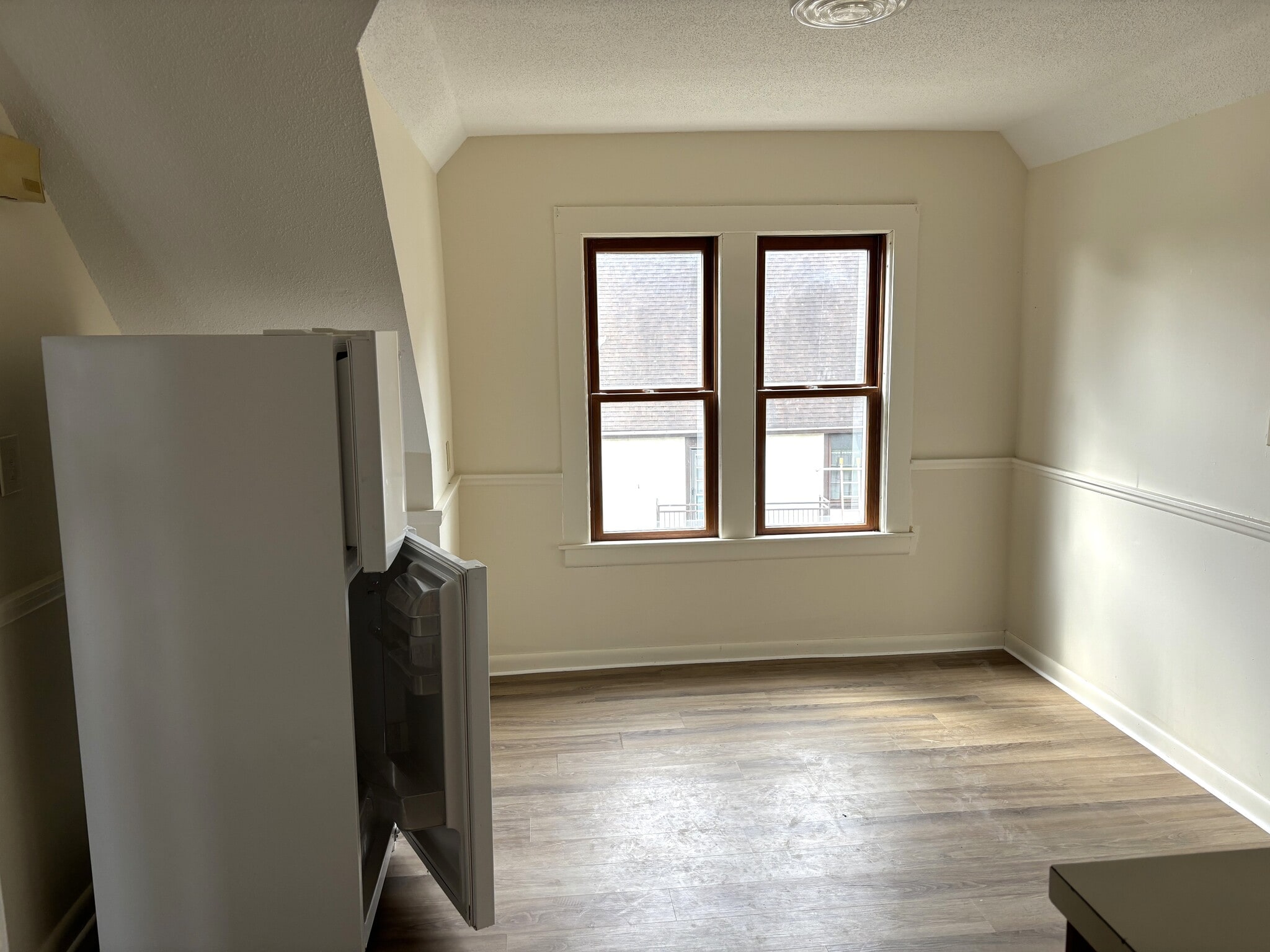 Building Photo - 1310 Stanley St