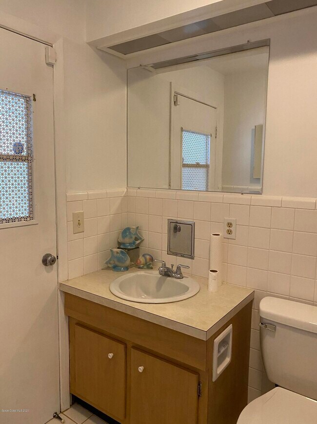 Building Photo - 466 Gateway Dr