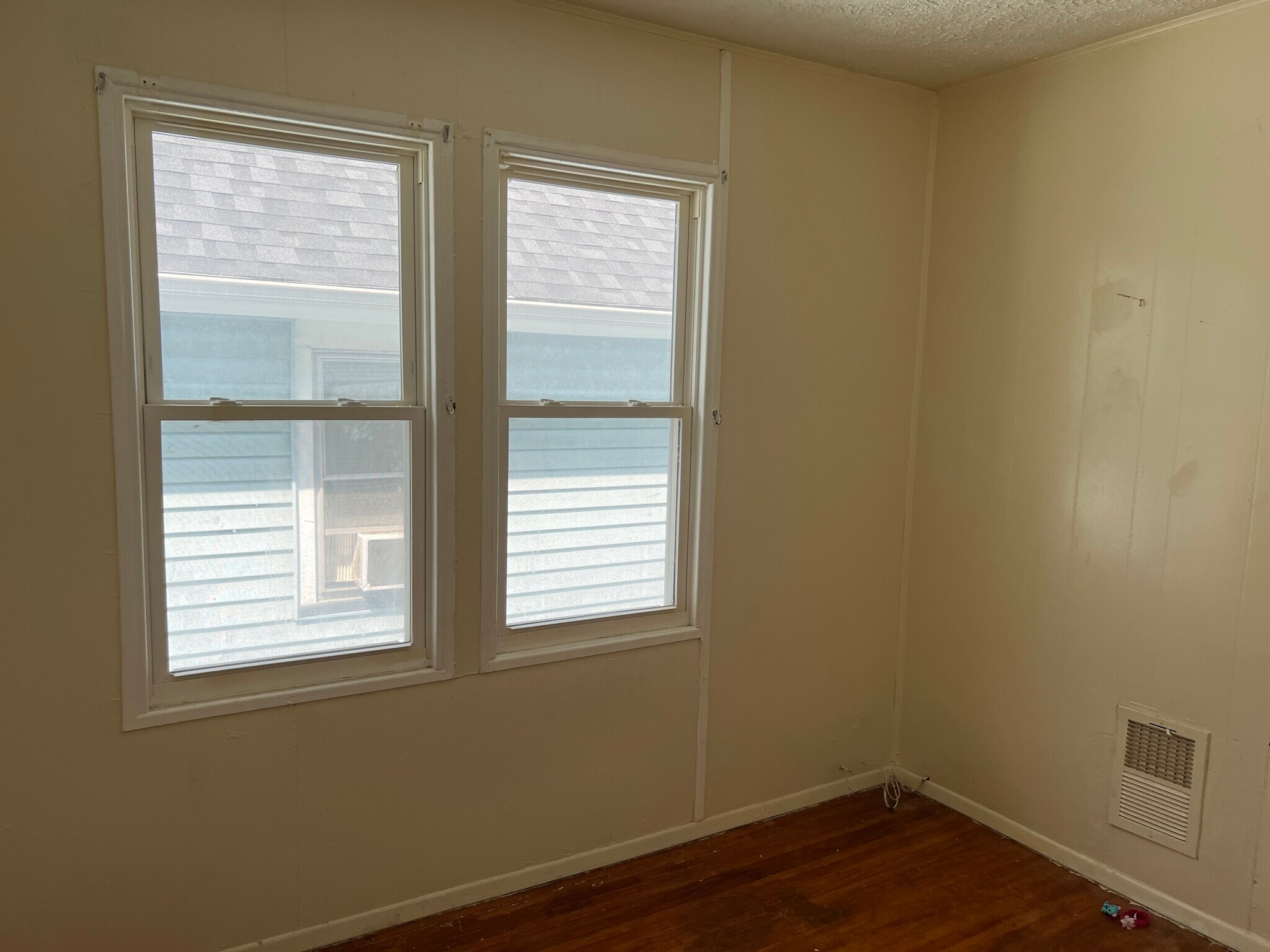 Building Photo - 95 Morton St