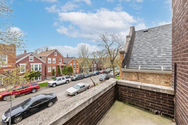 Building Photo - 3000 S Homan Ave