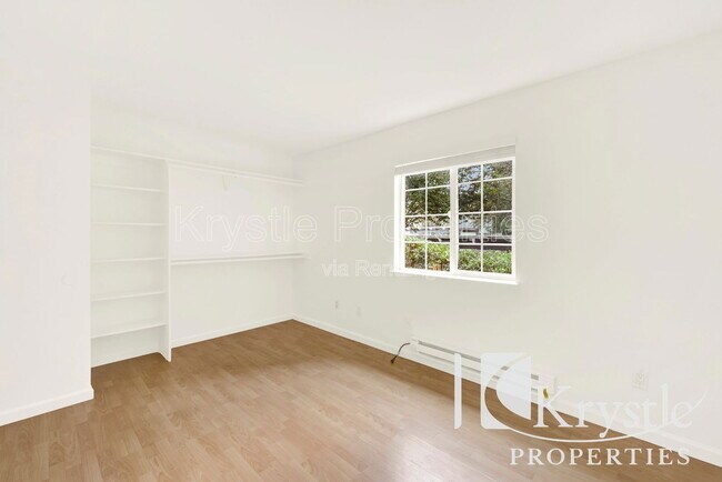 Building Photo - 285 Lighthouse Dr