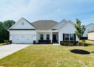 Building Photo - 102 Lariat Ct