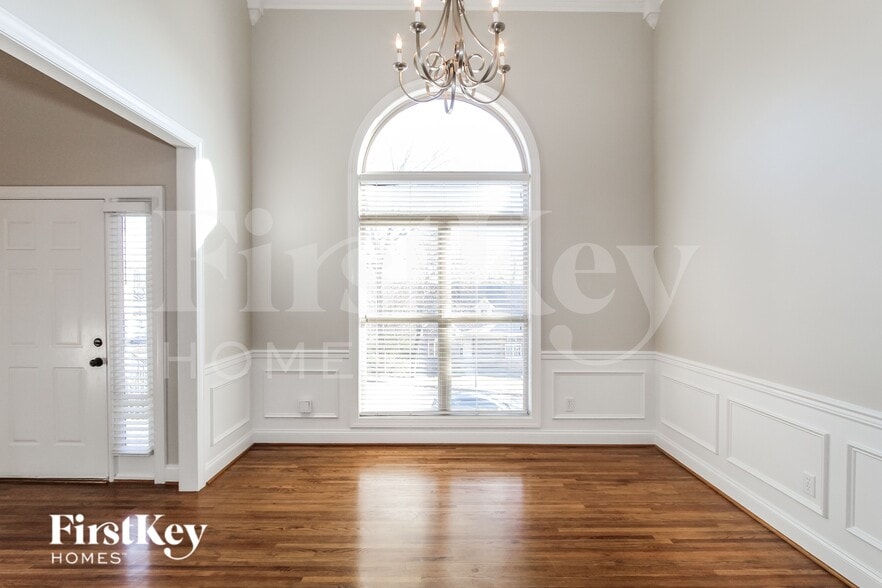 Building Photo - 6209 Shades Pointe Ln