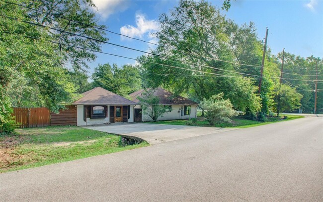 Building Photo - 25723 Glen Loch Dr