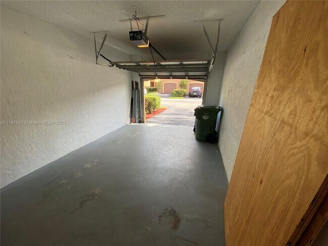 Building Photo - 1575 Veracruz Ln