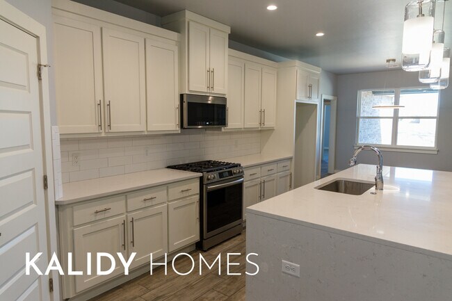 Building Photo - 306 Kirks Holw