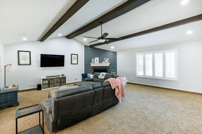 Building Photo - Discover Your Oasis: Spacious 3-Bed Lubboc...