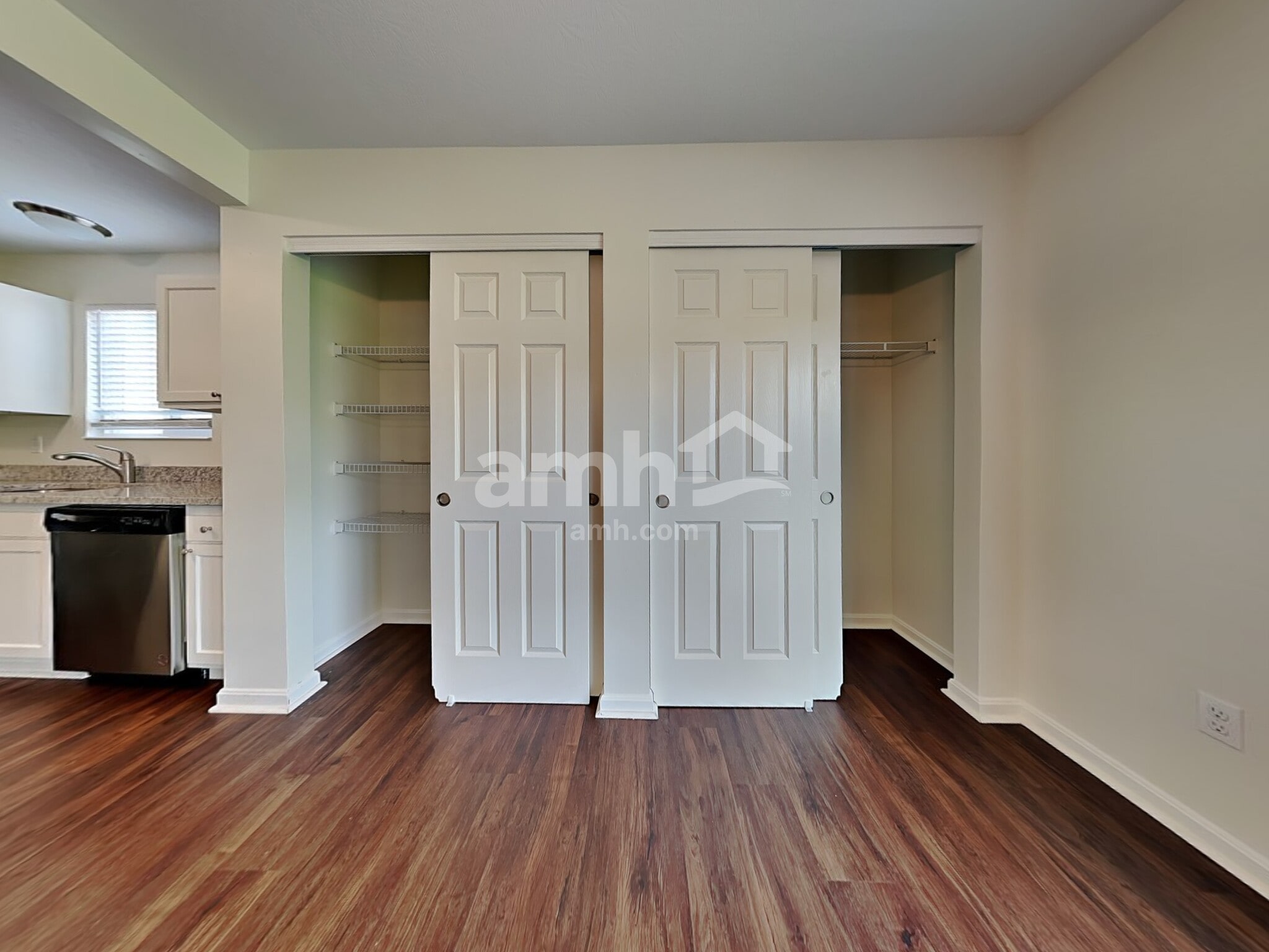 Building Photo - 10718 Anna Ln