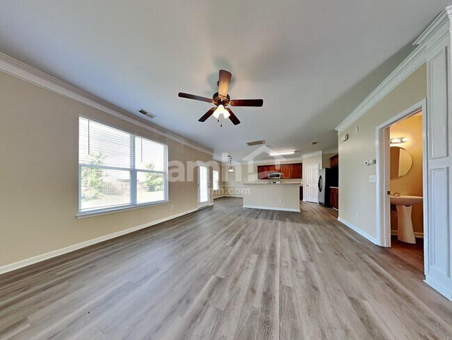 Building Photo - 533 Wrayhill Dr