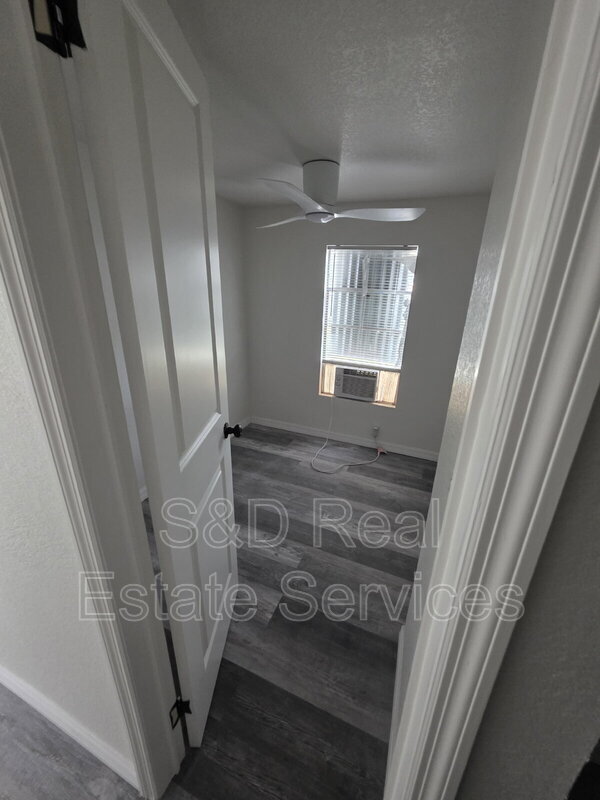 Building Photo - 111 8th St E