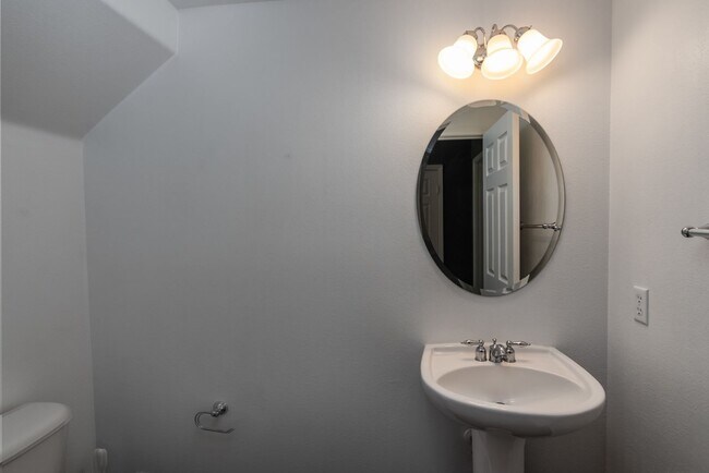 Building Photo - 28031 Alta Vista Ave