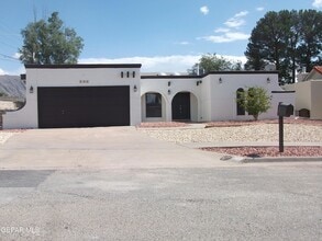 Building Photo - 844 Tepic Dr