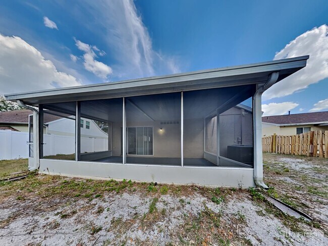 Building Photo - 24633 Laurel Ridge Dr