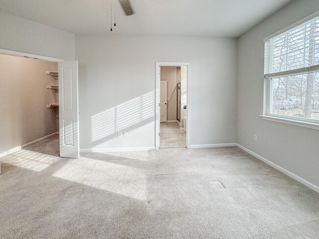 Building Photo - RENOVATED 4 BEDROOM/3 BATH IN VIRGINIA BEACH! READY FOR RENT!!