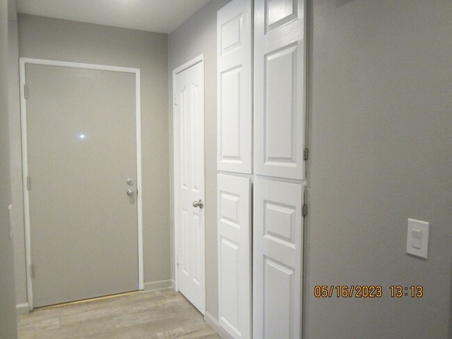 Building Photo - 4 br, 2 bath House - 1510 HIGHRIDGE