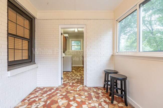 Building Photo - 12013 Idlewild Rd