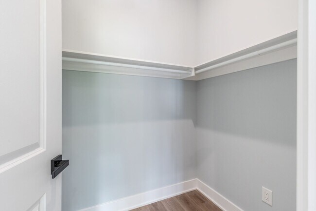 Building Photo - New 2 Bedroom Apartment in Modern Building! Now Offering 1 Month FREE on a 12 month lease!