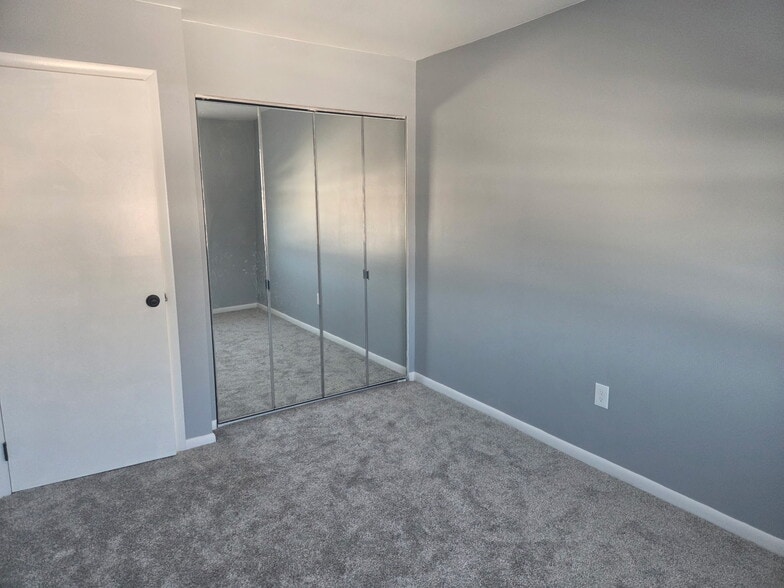 Building Photo - 104 Laurel Ct