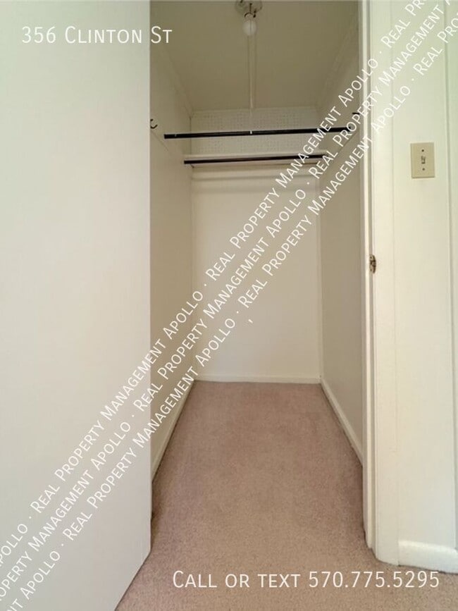 Building Photo - 356 Clinton St