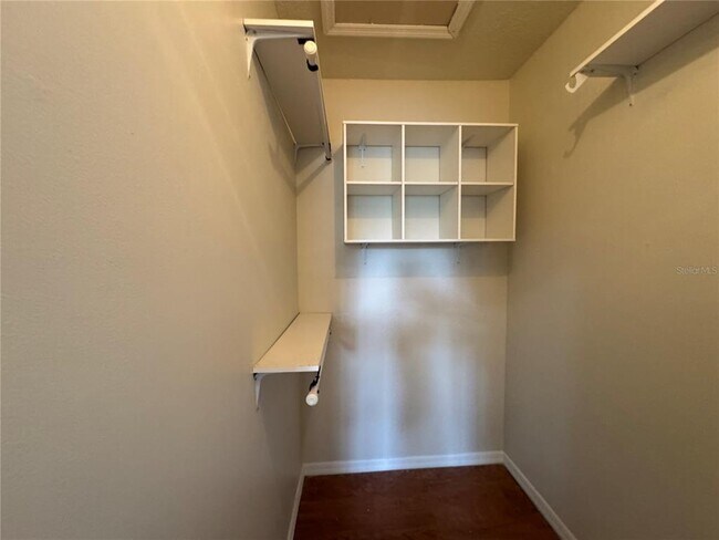 Building Photo - 964 Helmsley Ct