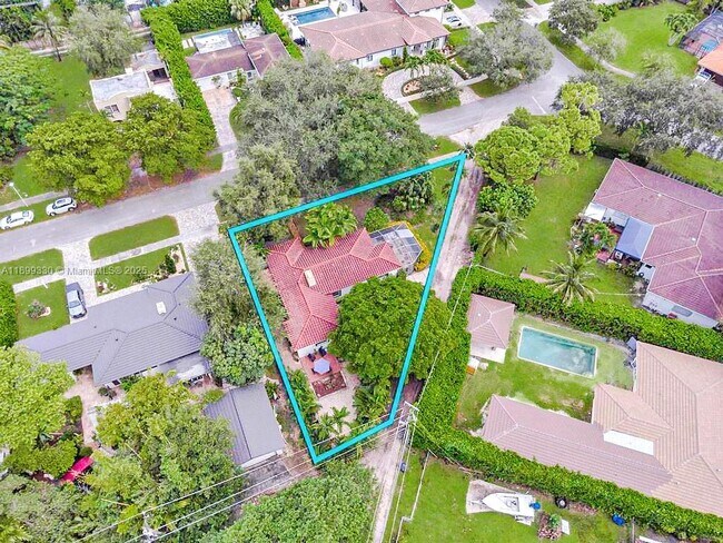 Building Photo - 364 Navarre Dr