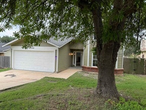 Building Photo - 8742 Ridge Moon Dr