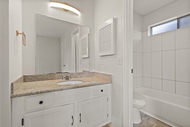 Building Photo - 22307 Red River Dr