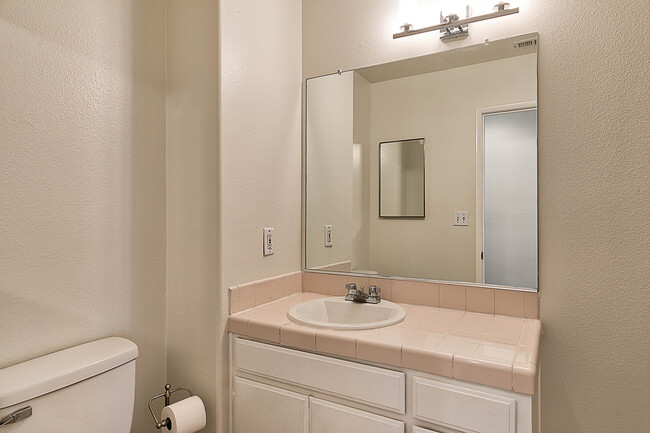 Building Photo - Beautiful 3 Bedroom Sylmar Home