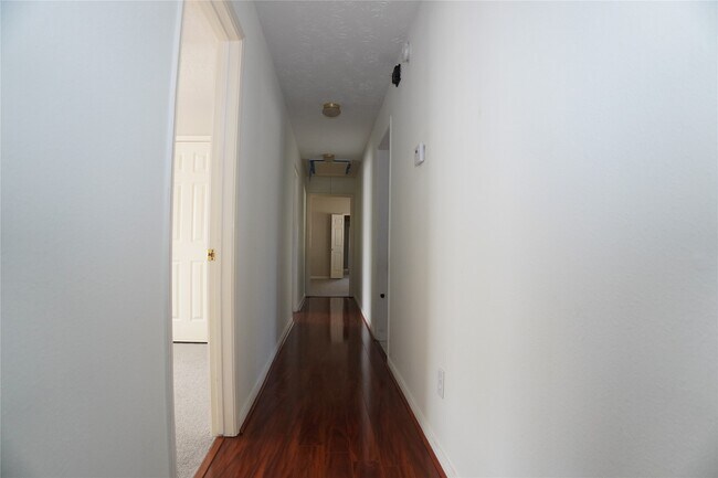 Building Photo - 13714 Pear Woods Ct