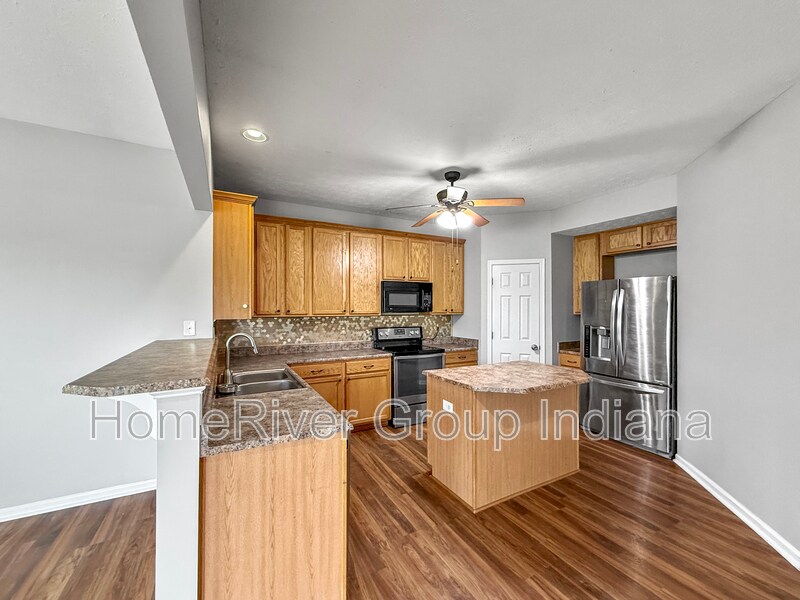 Building Photo - 8136 Wheatfield Dr