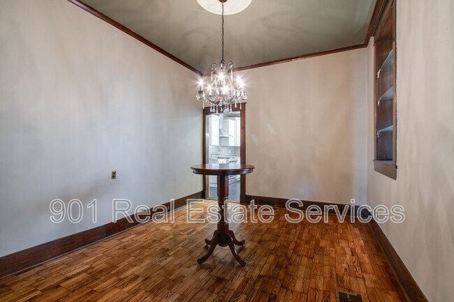 Building Photo - 225 N McNeil St
