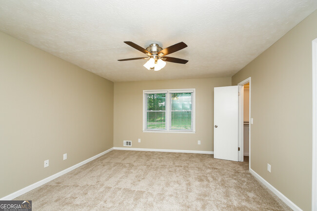 Building Photo - 4315 Housworth Dr
