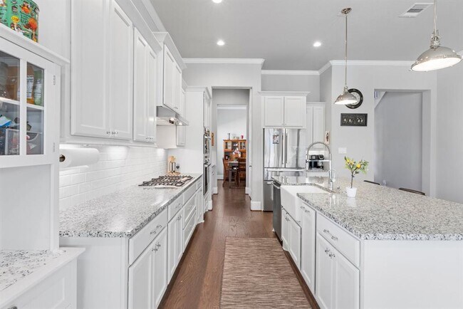 Building Photo - 2311 Pale Star Dr