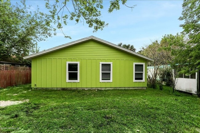 Building Photo - 1423 Ferris St