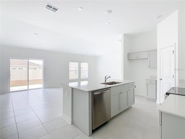 Building Photo - 421 Sandbar Ln