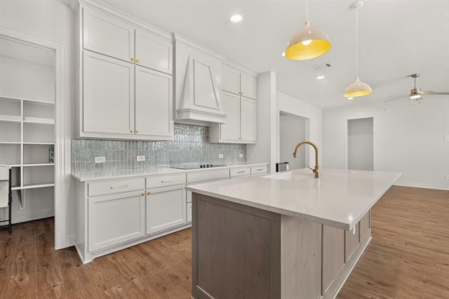 Building Photo - 818 Monza Dr