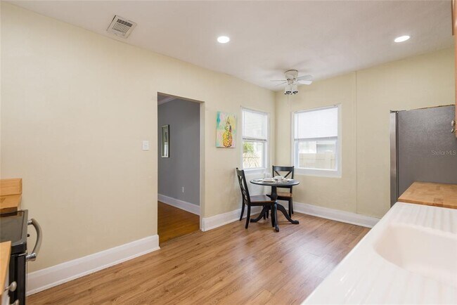 Building Photo - 3611 W Bay to Bay Blvd