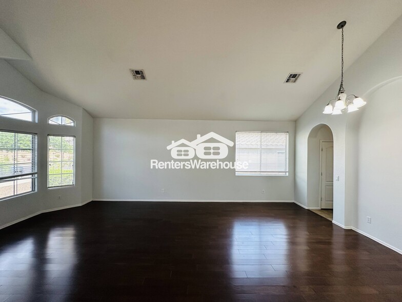 Building Photo - 3236 W Vineyard Rd
