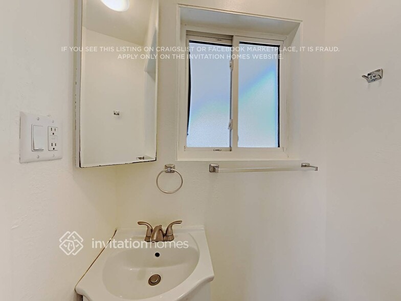 Building Photo - 2707 N 27th St