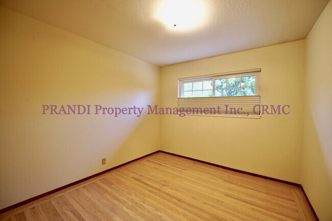 Building Photo - Terra Linda Home, 3-bedroom, 2-bath, singl...