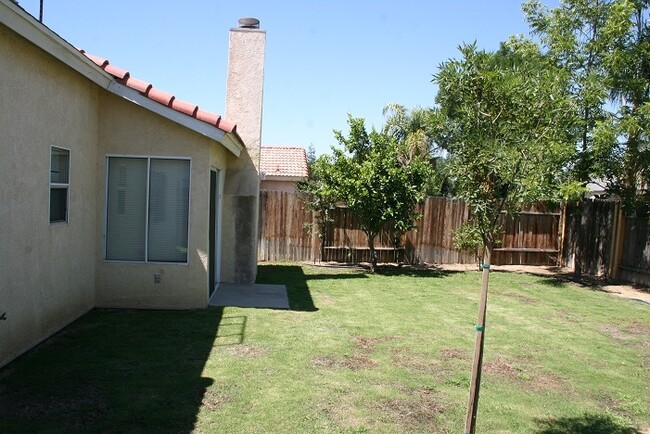 Building Photo - 3+2 NW Hageman & Jewetta Area $2200+ $2200 Deposit