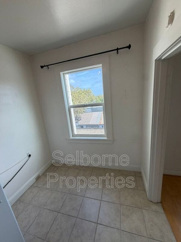 Building Photo - 5508 San Pablo Ave