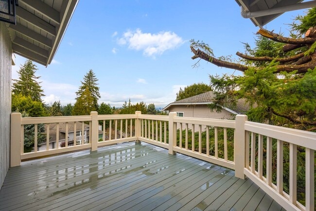 Building Photo - 4758 153rd Ave SE