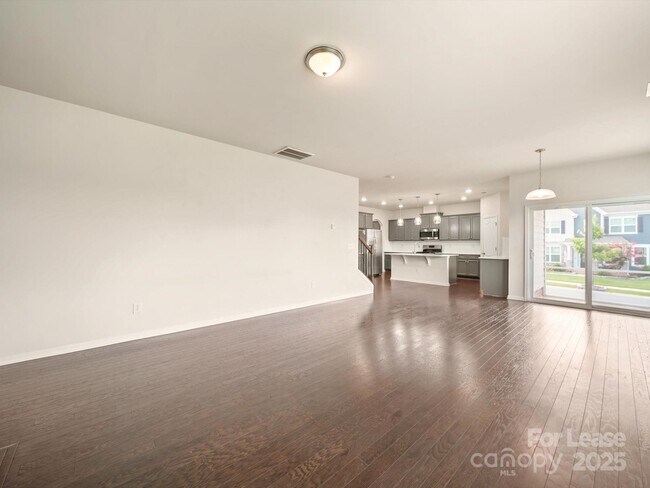 Building Photo - 1067 Winnett Dr