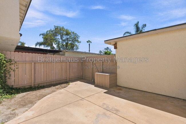 Building Photo - 3550 Sandpiper Pl