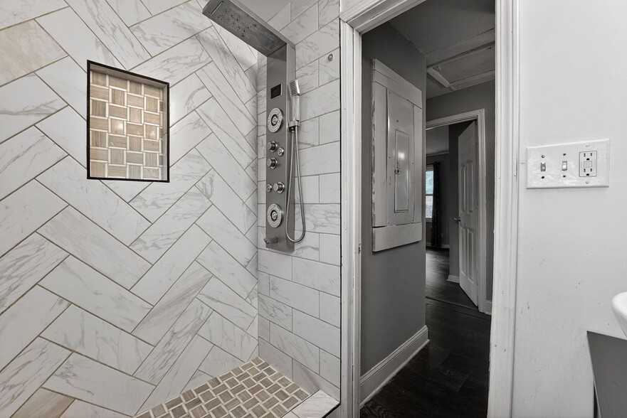 Building Photo - 1068 Rebel Forest Dr SE