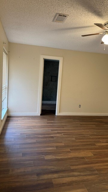 Building Photo - 451 Oakdale Dr