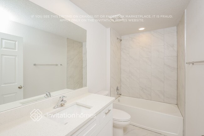 Building Photo - 1021 Quail St SE